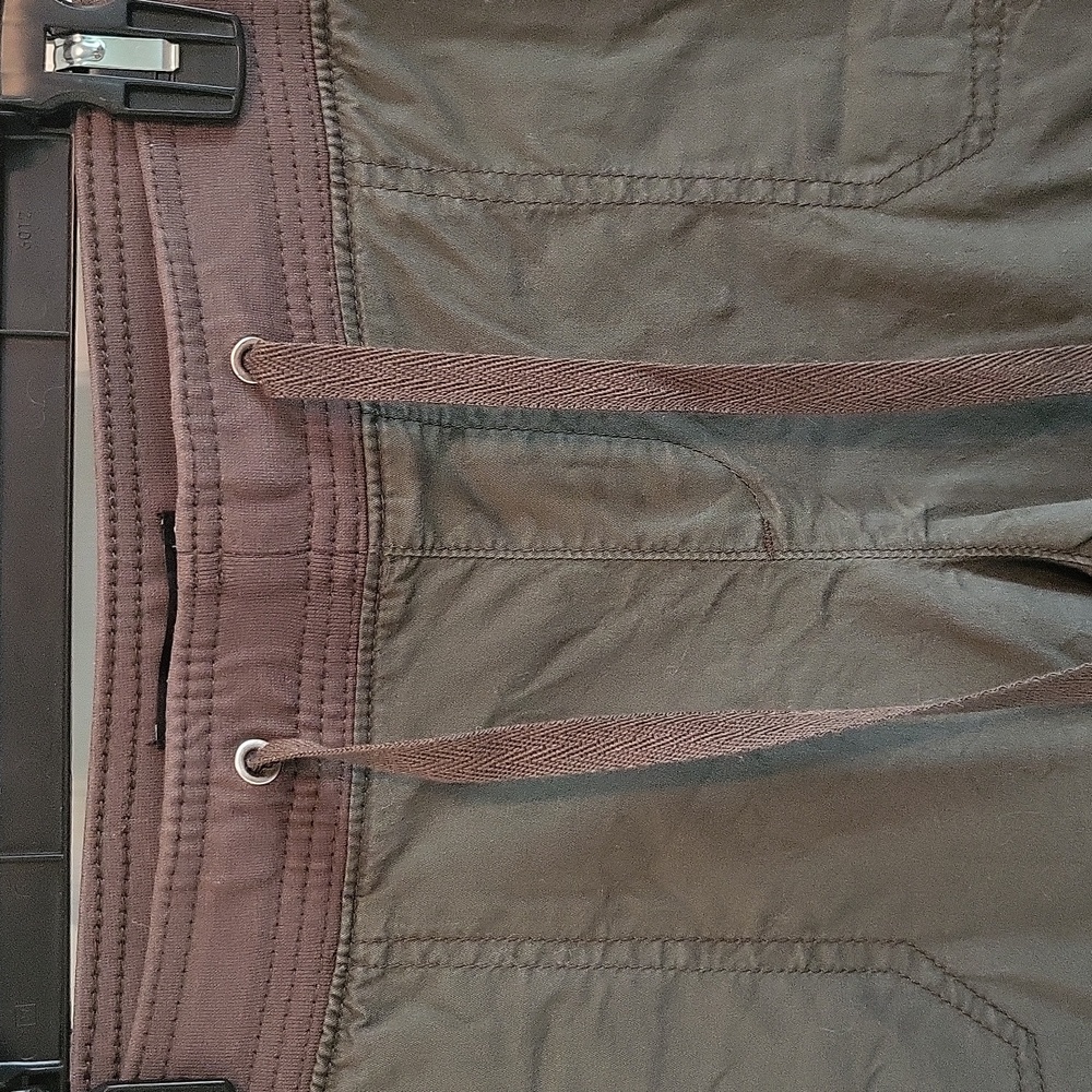 Lee relaxed fit army green Capri pants Size 16W - Picture 5 of 8